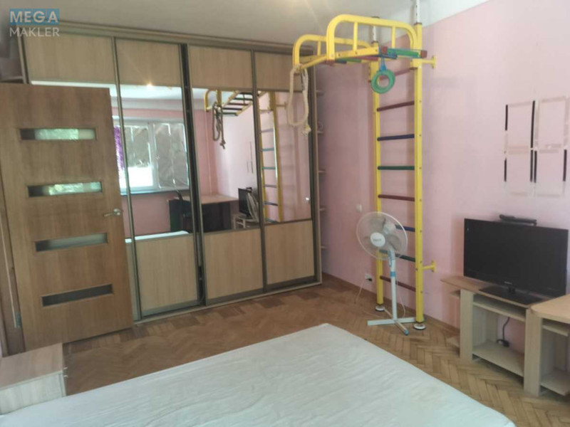 Оренда 2 кімнатної квартири, <a class="location-link" href="/kiev/" title="Недвижимость Київ">Київ</a>, <a class="location-link" href="/kiev/solomenskij/" title="Недвижимость Солом'янський район">Солом'янський р-н</a>, Михаила Донца ул., 27 (изображение 1)