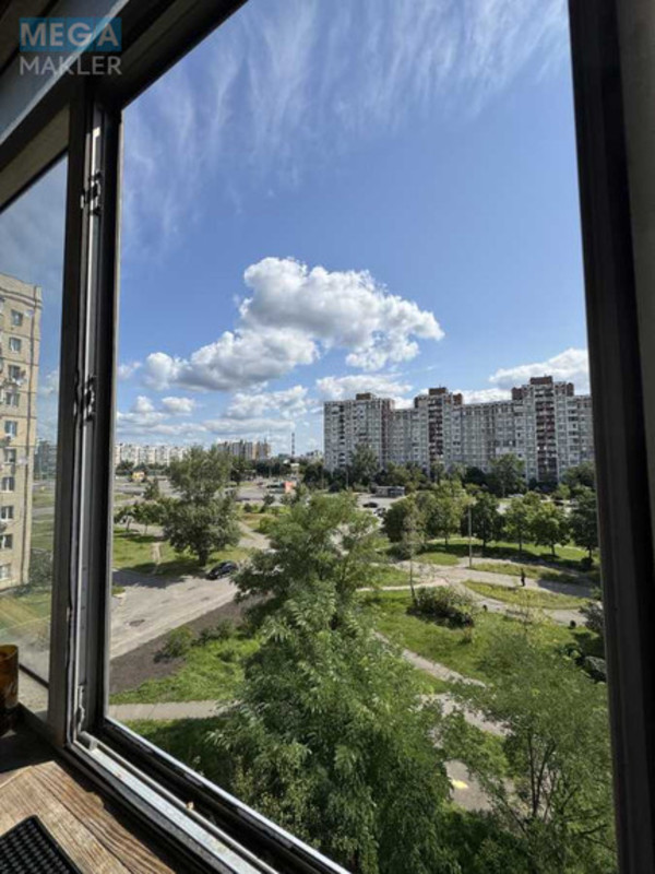 Продаж 2 кімнатної квартири (51,2/30/7), 5 пов. 9 пов. будинку, <a class="location-link" href="/kiev/" title="Недвижимость Київ">Київ</a>, <a class="location-link" href="/kiev/desnyanskij/" title="Недвижимость Деснянський район">Деснянський р-н</a>, Володимира Маяковського просп., 81 (изображение 1)