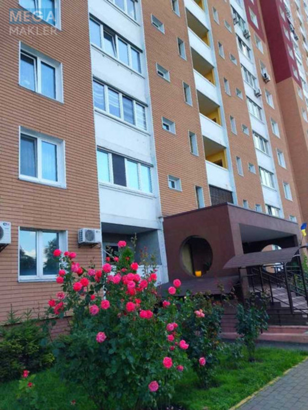 Оренда 3 кімнатної квартири, <a class="location-link" href="/kiev/" title="Недвижимость Київ">Київ</a>, <a class="location-link" href="/kiev/darnickij/" title="Недвижимость Дарницький район">Дарницький р-н</a>, Здолбуновская ул., 13 (изображение 1)