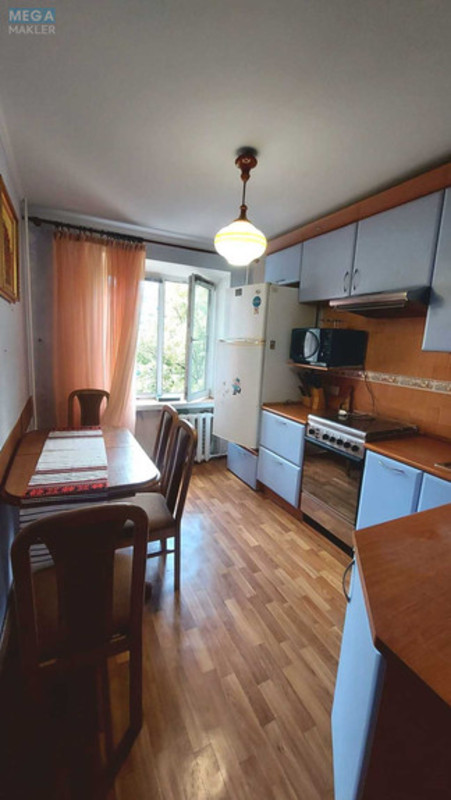 Оренда 3 кімнатної квартири, <a class="location-link" href="/kiev/" title="Недвижимость Київ">Київ</a>, <a class="location-link" href="/kiev/solomenskij/" title="Недвижимость Солом'янський район">Солом'янський р-н</a>, Семьи Идзиковских ул., 41а (изображение 1)