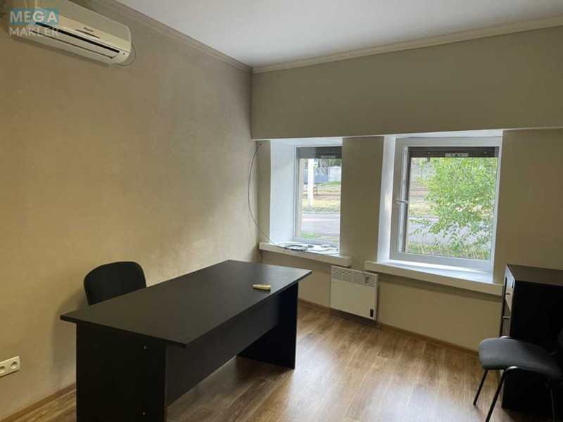 Оренда комерційної нерухомості, 32&nbsp;кв.м, <a class="location-link" href="/dnepropetrovsk/" title="Недвижимость Дніпра">Дніпро</a>, Часових неба (Бородинська), 4 (изображение 1)