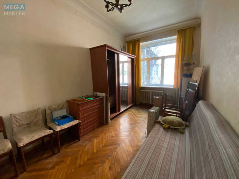 Продаж 2 кімнатної квартири (63,5/39,7/10,6), 1 пов. 5 пов. будинку, <a class="location-link" href="/kiev/" title="Недвижимость Київ">Київ</a>, <a class="location-link" href="/kiev/pecherskij/" title="Недвижимость Печерский район">Печерский р-н</a>, Шелковичная ул., 21 (изображение 1)