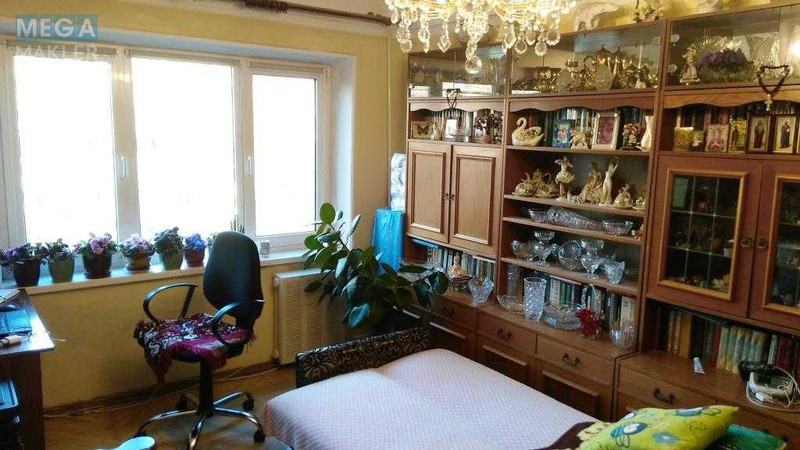 Продаж 3 кімнатної квартири (62/46/7,8), 4 пов. 5 пов. будинку, <a class="location-link" href="/kiev/" title="Недвижимость Київ">Київ</a>, <a class="location-link" href="/kiev/svyatoshinskij/" title="Недвижимость Святошинский район">Святошинский р-н</a>, Анатолія Солов’яненка вул., 11 (изображение 1)