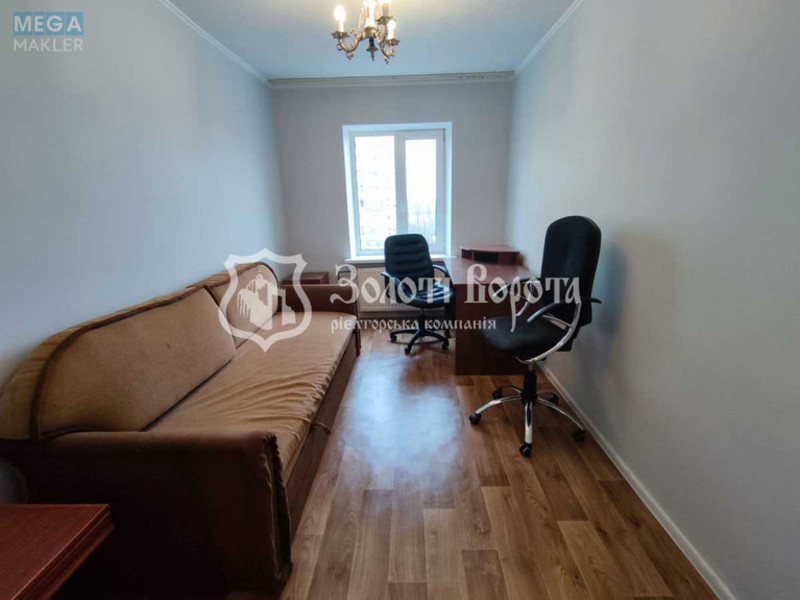 Продаж 3 кімнатної квартири (70,6/41/12), 10 пов. 10 пов. будинку, <a class="location-link" href="/kiev/" title="Недвижимость Київ">Київ</a>, <a class="location-link" href="/kiev/svyatoshinskij/" title="Недвижимость Святошинський район">Святошинський р-н</a>, Василя Стуса вул., 28 (изображение 1)