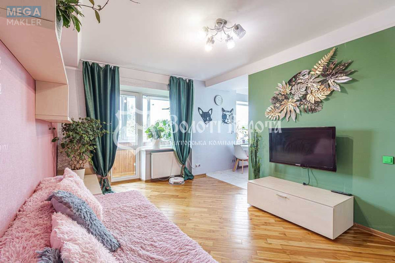 Продаж 3 кімнатної квартири (65/36/8), 6 пов. 9 пов. будинку, <a class="location-link" href="/kiev/" title="Недвижимость Київ">Київ</a>, <a class="location-link" href="/kiev/solomenskij/" title="Недвижимость Солом'янський район">Солом'янський р-н</a>, Авіаконструктора Антонова вул., 2/32к4а (изображение 1)