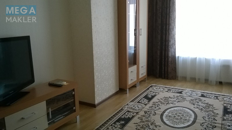 Оренда 3 кімнатної квартири, стандарт, <a class="location-link" href="/kiev/" title="Недвижимость Київ">Київ</a>, <a class="location-link" href="/kiev/darnickij/" title="Недвижимость Дарницький район">Дарницький р-н</a>, вул. Дніпровська набережна ( <img src="https://megamakler.com.ua/metro/00ff00.gif" alt="" class="metro" /> м. Осокорки, 3 хв ) (изображение 1)