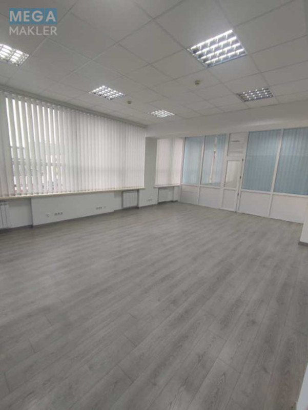 Оренда комерційної нерухомості, 70&nbsp;кв.м, под офис, <a class="location-link" href="/kiev/" title="Недвижимость Київ">Київ</a>, <a class="location-link" href="/kiev/dneprovskij/" title="Недвижимость Дніпровський район">Дніпровський р-н</a>, Евгения Сверстюка ул., 11 (изображение 1)