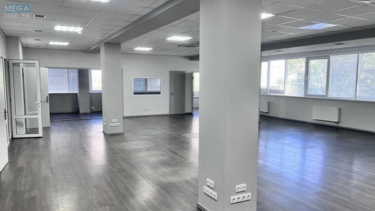 Оренда комерційної нерухомості, 228&nbsp;кв.м, под офис, <a class="location-link" href="/kiev/" title="Недвижимость Київ">Київ</a>, <a class="location-link" href="/kiev/dneprovskij/" title="Недвижимость Дніпровський район">Дніпровський р-н</a>, Дарницкий бульв. (изображение 1)