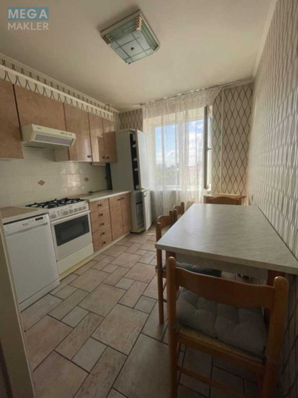 Оренда 2 кімнатної квартири, <a class="location-link" href="/kiev/" title="Недвижимость Київ">Київ</a>, <a class="location-link" href="/kiev/shevchenkovskij/" title="Недвижимость Шевченківський район">Шевченківський р-н</a>, Дегтяревская ул., 14 (изображение 1)