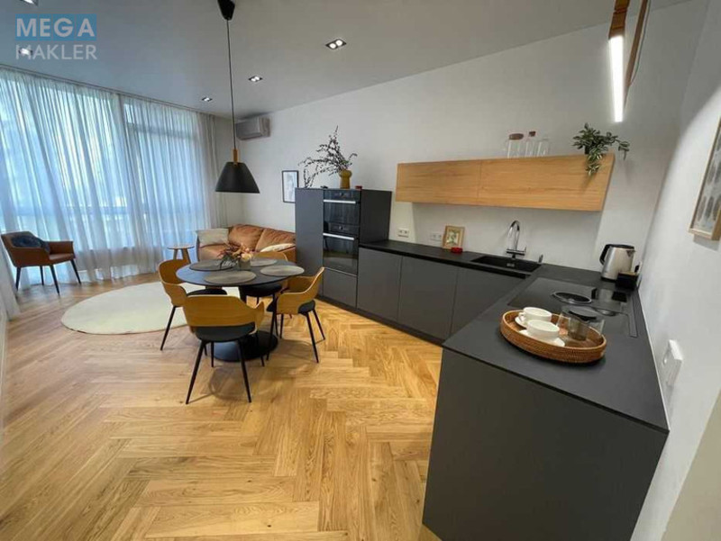 Оренда 3 кімнатної квартири, <a class="location-link" href="/kiev/" title="Недвижимость Київ">Київ</a>, <a class="location-link" href="/kiev/pecherskij/" title="Недвижимость Печерський район">Печерський р-н</a>, Предславинская ул., 57 (изображение 1)