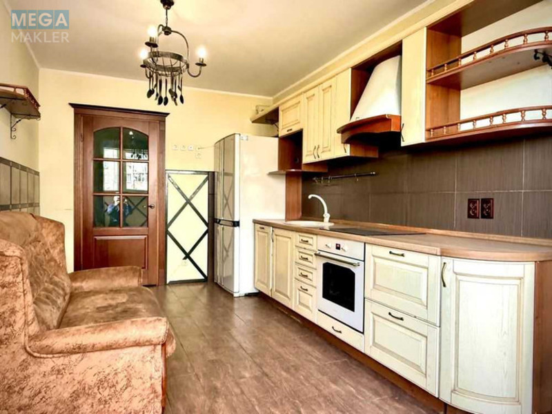 Продаж 3 кімнатної квартири (103/54/17), 3 пов. 16 пов. будинку, <a class="location-link" href="/kiev/" title="Недвижимость Київ">Київ</a>, <a class="location-link" href="/kiev/solomenskij/" title="Недвижимость Солом'янський район">Солом'янський р-н</a>, Смілянська вул., 15 (изображение 1)
