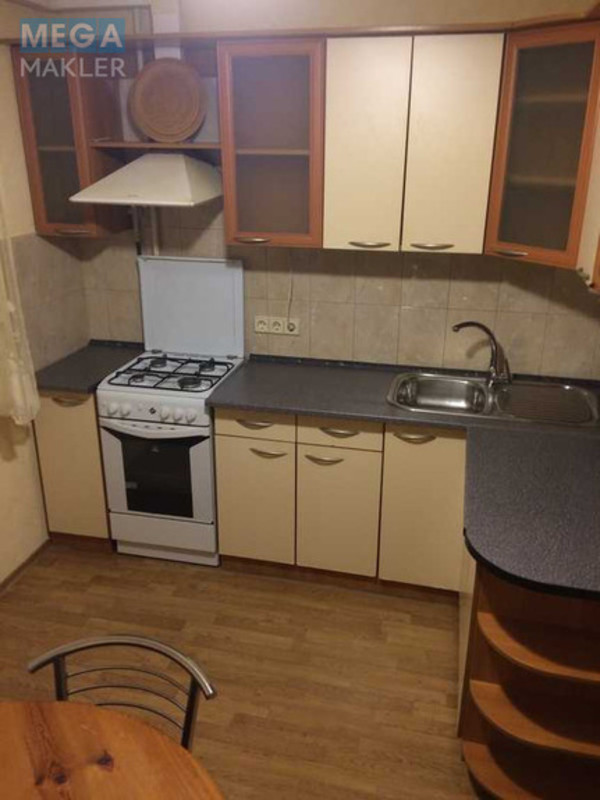 Оренда 3 кімнатної квартири, <a class="location-link" href="/kiev/" title="Недвижимость Київ">Київ</a>, <a class="location-link" href="/kiev/podolskij/" title="Недвижимость Подільський район">Подільський р-н</a>, Правды просп., 10 (изображение 1)
