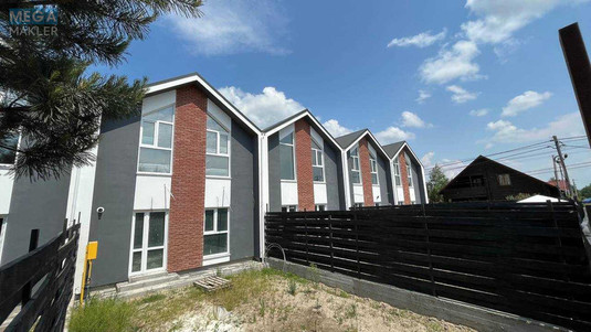 Продаж дома, 2&nbsp;поверху, 80&nbsp;кв.м, 3&nbsp;кімнати, ділянка 1,50&nbsp;сотка, <a class="location-link" href="/gorenichi/" title="Недвижимость Гореничі">Гореничі</a>, Киевская, 41 (изображение 1)