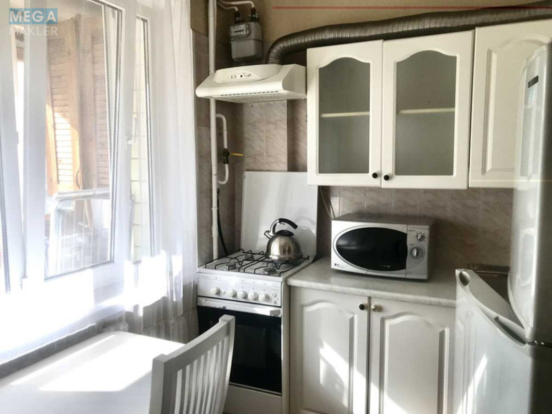 Оренда 1 кімнатної квартири, <a class="location-link" href="/kiev/" title="Недвижимость Київ">Київ</a>, <a class="location-link" href="/kiev/pecherskij/" title="Недвижимость Печерський район">Печерський р-н</a>, Велика Васильківська вул., 94 (изображение 1)