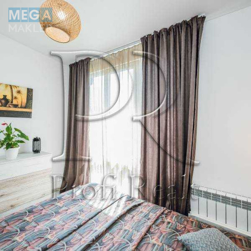 Продаж 3 кімнатної квартири (86/42/17), 2 пов. 2 пов. будинку, <a class="location-link" href="/gatnoe/" title="Недвижимость Гатне">Гатне</a>, Салютна вулиця (изображение 1)