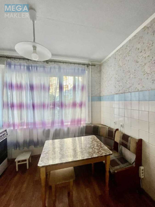 Оренда 3 кімнатної квартири, <a class="location-link" href="/kiev/" title="Недвижимость Київ">Київ</a>, <a class="location-link" href="/kiev/desnyanskij/" title="Недвижимость Деснянський район">Деснянський р-н</a>, Кіото вул., 9 (изображение 1)