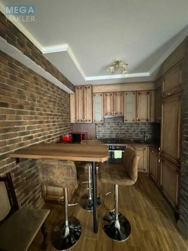 Продаж дома, 3&nbsp;поверху, 115&nbsp;кв.м, 4&nbsp;кімнати, ділянка 1,50&nbsp;сотка, <a class="location-link" href="/hotov/" title="Недвижимость Хотів">Хотів</a>, Ярослава Мудрого, 25 (изображение 1)