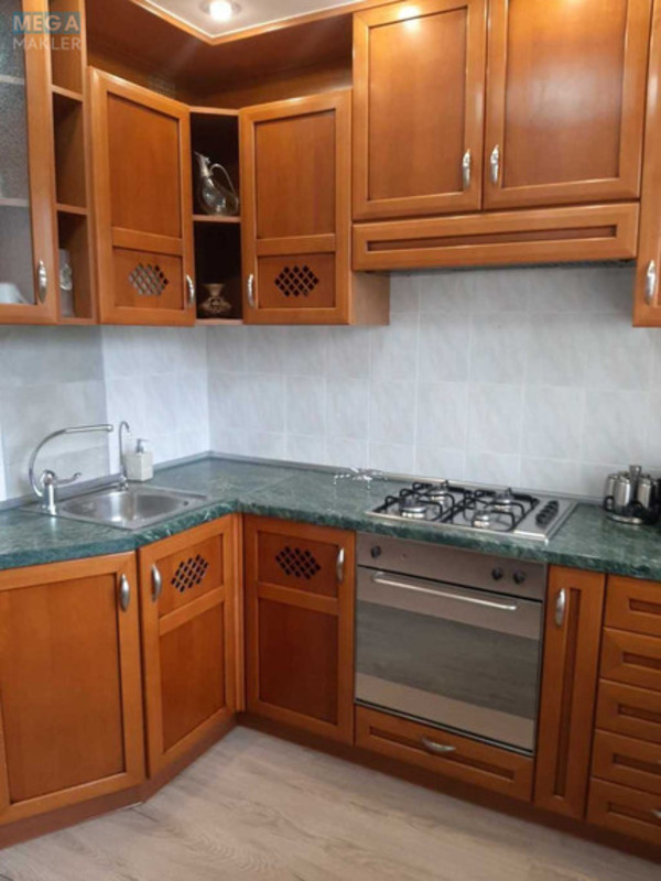 Оренда 2 кімнатної квартири, <a class="location-link" href="/kiev/" title="Недвижимость Київ">Київ</a>, <a class="location-link" href="/kiev/podolskij/" title="Недвижимость Подільський район">Подільський р-н</a>, Василия Порика просп., 11а (изображение 1)
