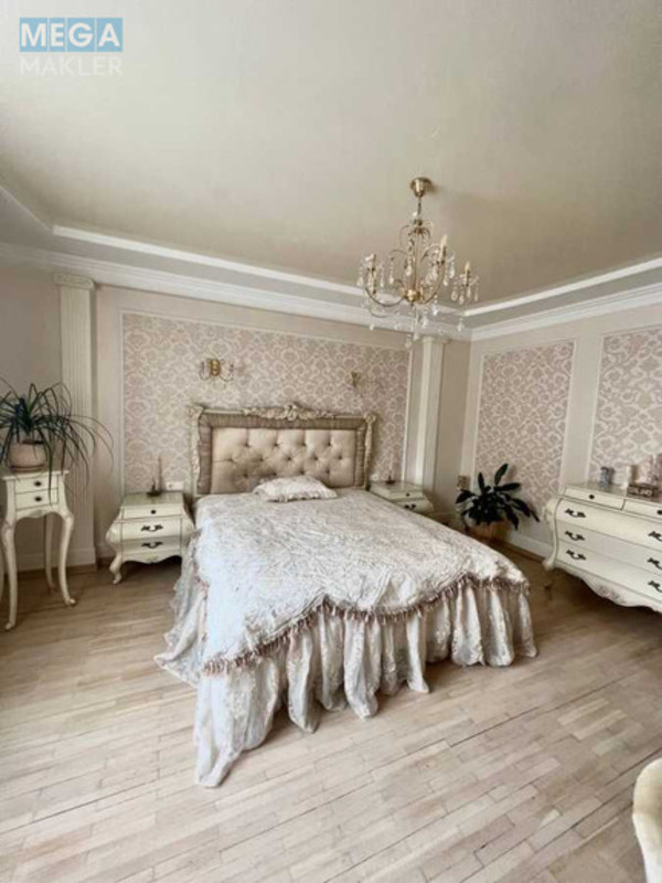 Продаж дома, 2 поверху, 220 кв.м, 4 кімнати, ділянка 15 соток, <a class="location-link" href="/rovno/" title="Недвижимость Рівне">Рівне</a>, Придорожня (изображение 1)