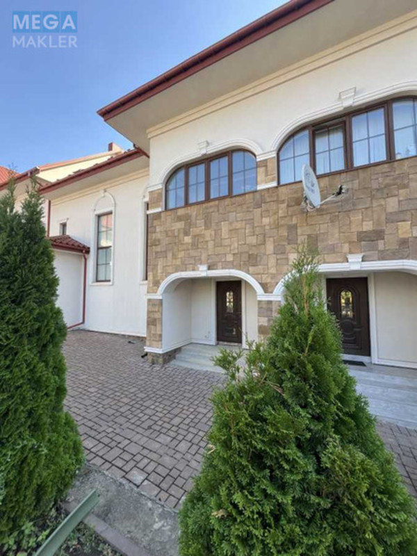 Продаж дома, 2 поверху, 150 кв.м, 4 кімнати, ділянка 1 сотка, <a class="location-link" href="/rovno/" title="Недвижимость Рівне">Рівне</a>, Григоренка (изображение 1)