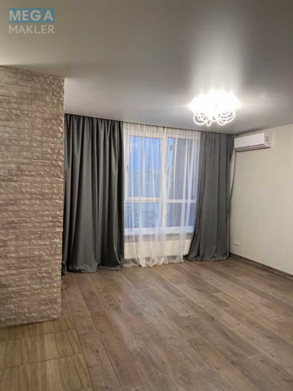 Оренда 1 кімнатної квартири, <a class="location-link" href="/kiev/" title="Недвижимость Київ">Київ</a>, <a class="location-link" href="/kiev/solomenskij/" title="Недвижимость Солом'янський район">Солом'янський р-н</a>, Митрополита Василия Липковского ул., 33А (изображение 1)