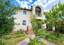 Продаж дома, 2 поверху, 350 кв.м, 6 кімнат, ділянка 8 соток