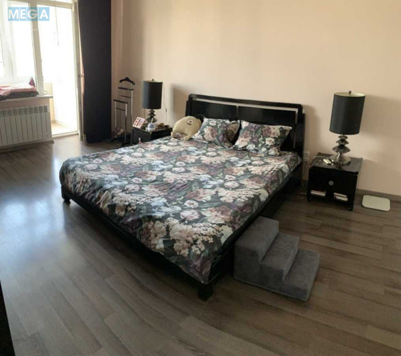 Оренда 4 кімнатні квартири, <a class="location-link" href="/kiev/" title="Недвижимость Київ">Київ</a>, <a class="location-link" href="/kiev/pecherskij/" title="Недвижимость Печерський район">Печерський р-н</a>, Інститутська вул., 16 (изображение 1)