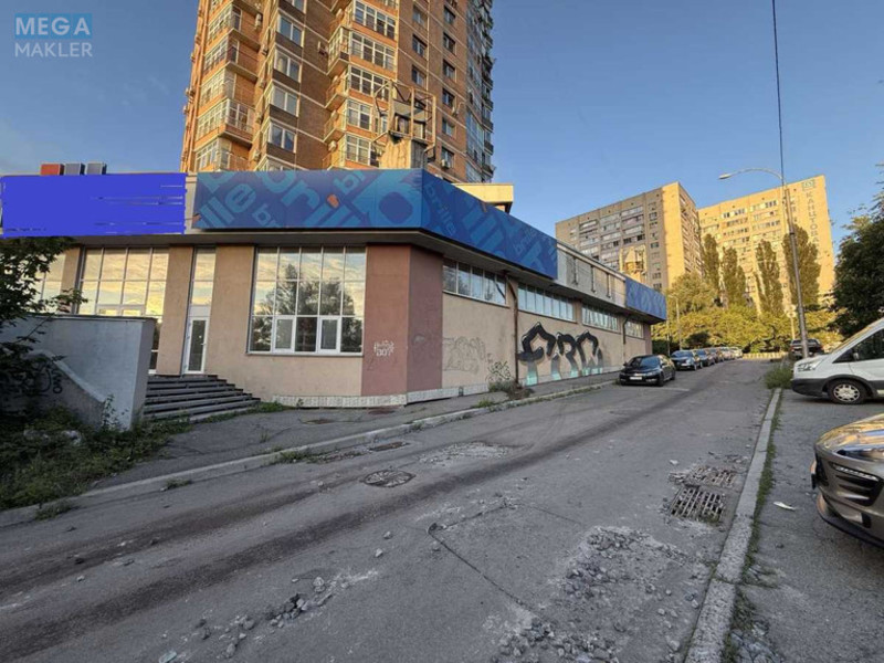 Оренда окремої будівлі/побудови, 1 000 кв.м, <a class="location-link" href="/kiev/" title="Недвижимость Київ">Київ</a>, <a class="location-link" href="/kiev/solomenskij/" title="Недвижимость Солом'янський район">Солом'янський р-н</a>, Чоколівський бульв. (изображение 1)