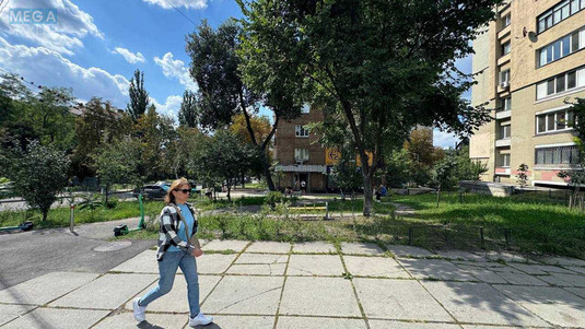 Оренда комерційної нерухомості, 53&nbsp;кв.м, под магазин, <a class="location-link" href="/kiev/" title="Недвижимость Київ">Київ</a>, <a class="location-link" href="/kiev/pecherskij/" title="Недвижимость Печерський район">Печерський р-н</a>, Німецька вул., 4 (изображение 1)