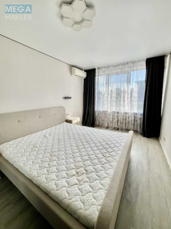Оренда 2 кімнатної квартири, <a class="location-link" href="/kiev/" title="Недвижимость Київ">Київ</a>, <a class="location-link" href="/kiev/shevchenkovskij/" title="Недвижимость Шевченківський район">Шевченківський р-н</a>, Глебова ул., 2 (изображение 1)