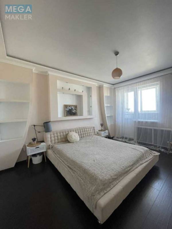 Продаж 3 кімнатної квартири (110/58/17), 22 пов. 36 пов. будинку, <a class="location-link" href="/kiev/" title="Недвижимость Київ">Київ</a>, <a class="location-link" href="/kiev/darnickij/" title="Недвижимость Дарницький район">Дарницький р-н</a>, Срібнокільська вул., 1 (изображение 1)