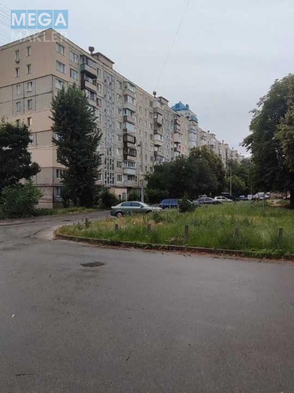 Продаж 3 кімнатної квартири (57,5/?/?), 1 пов. 9 пов. будинку, <a class="location-link" href="/kiev/" title="Недвижимость Київ">Київ</a>, <a class="location-link" href="/kiev/svyatoshinskij/" title="Недвижимость Святошинський район">Святошинський р-н</a>, Жмеринська вул., 16 (изображение 1)
