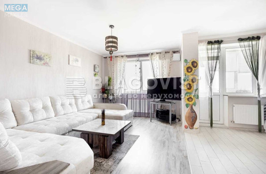 Продаж 4 кімнатної квартири (105/45/25), 5 пов. 6 пов. будинку, <a class="location-link" href="/novye-petrovcy/" title="Недвижимость Нові Петрівці">Нові Петрівці</a>, Петрівська, 9 (изображение 1)