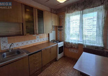 Продаж 3 кімнатної квартири (70/40/7), 4 пов. 9 пов. будинку