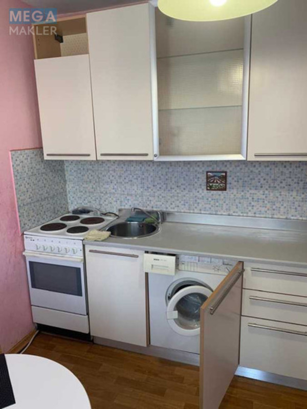 Оренда 1 кімнатної квартири, <a class="location-link" href="/kiev/" title="Недвижимость Київ">Київ</a>, <a class="location-link" href="/kiev/solomenskij/" title="Недвижимость Солом'янський район">Солом'янський р-н</a>, Патріарха Мстислава Скрипника вул., 9 (изображение 1)