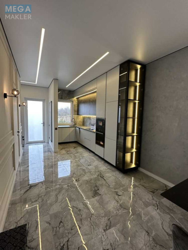 Продаж дома, 2 поверху, 110 кв.м, 3 кімнати, ділянка 2,50 сотки, <a class="location-link" href="/uzhgorod/" title="Недвижимость Ужгород">Ужгород</a>, вул.Загорська (изображение 1)