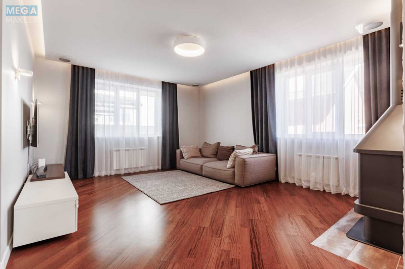 Продаж дома, 2 поверху, 233 кв.м, 6 кімнат, ділянка 12 соток, <a class="location-link" href="/hotov/" title="Недвижимость Хотів">Хотів</a>, Спортивна (изображение 1)