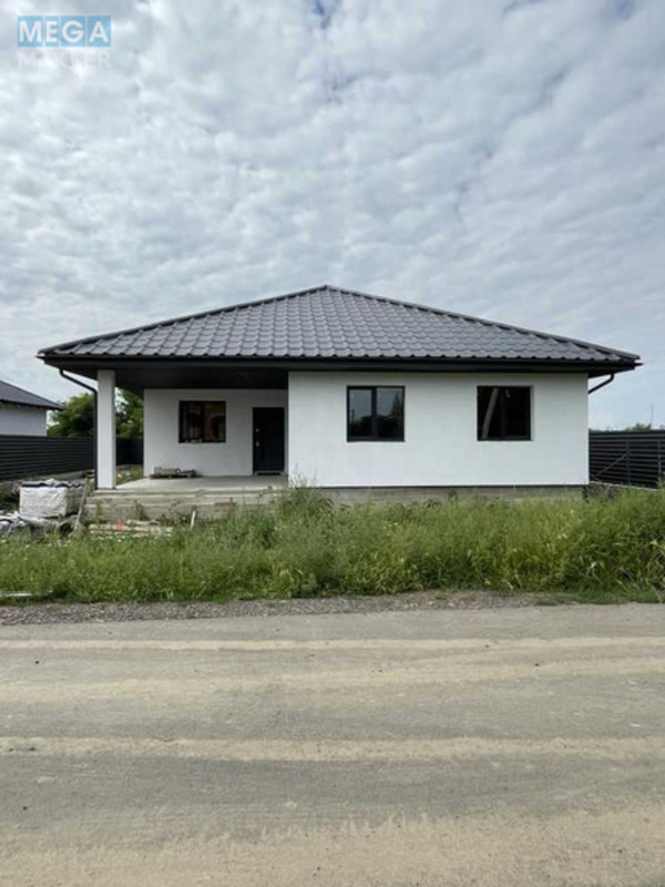 Продаж дома, 1&nbsp; поверх, 130&nbsp;кв.м, 4&nbsp;кімнати, ділянка 5&nbsp;соток, <a class="location-link" href="/uzhgorod/" title="Недвижимость Ужгород">Ужгород</a>, вул.Перемоги (изображение 1)
