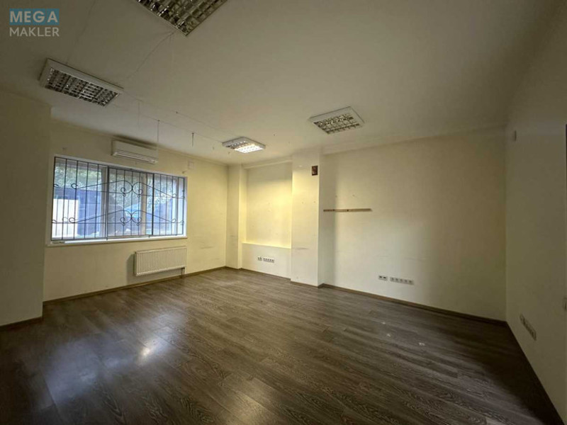 Оренда окремої будівлі/побудови, 125&nbsp;кв.м, <a class="location-link" href="/kiev/" title="Недвижимость Київ">Київ</a>, <a class="location-link" href="/kiev/pecherskij/" title="Недвижимость Печерський район">Печерський р-н</a>, Щорса вул., 32Г (изображение 1)