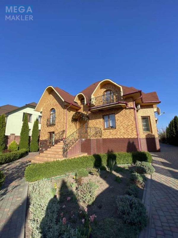 Продаж дома, 2&nbsp;поверху, 250&nbsp;кв.м, 4&nbsp;кімнати, ділянка 12,50&nbsp;соток, <a class="location-link" href="/obarov/" title="Недвижимость Обарів">Обарів</a>, Миколаївська (изображение 1)
