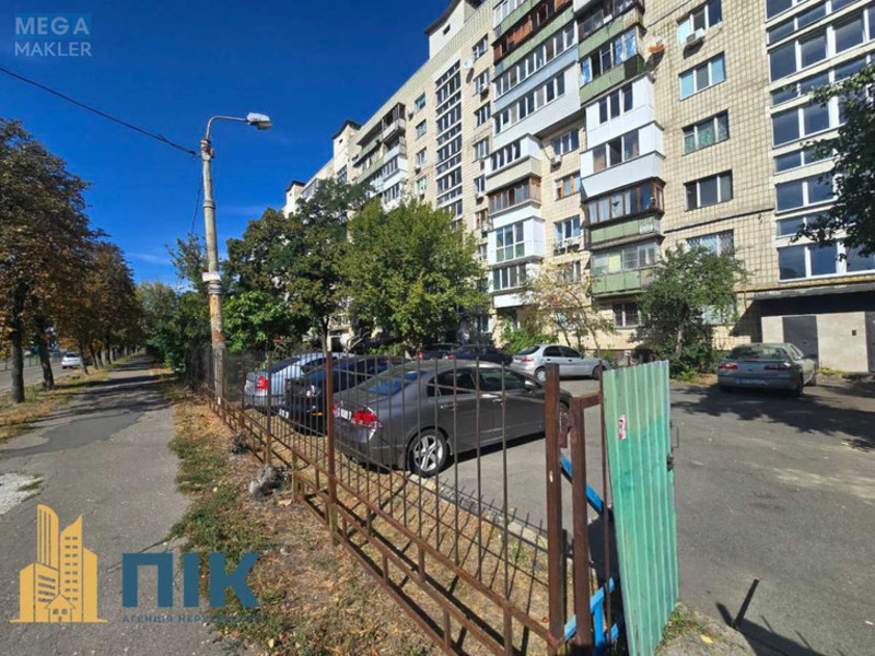 Продаж 2 кімнатної квартири (43/28/7), 1 пов. 9 пов. будинку, <a class="location-link" href="/kiev/" title="Недвижимость Київ">Київ</a>, <a class="location-link" href="/kiev/desnyanskij/" title="Недвижимость Деснянський район">Деснянський р-н</a>, Братиславская ул., 26 (изображение 1)