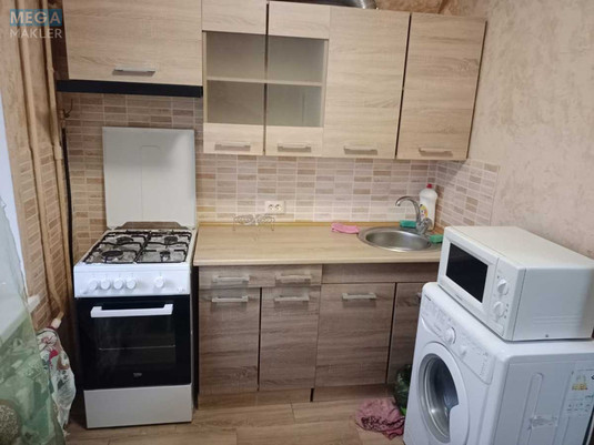 Оренда 1 кімнатної квартири, <a class="location-link" href="/kiev/" title="Недвижимость Київ">Київ</a>, <a class="location-link" href="/kiev/dneprovskij/" title="Недвижимость Дніпровський район">Дніпровський р-н</a>, Андрея Малышко ул., 27 (изображение 1)