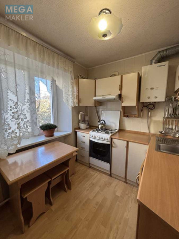 Продаж 2 кімнатної квартири (56/?/6), 2 пов. 5 пов. будинку, <a class="location-link" href="/kiev/" title="Недвижимость Київ">Київ</a>, <a class="location-link" href="/kiev/shevchenkovskij/" title="Недвижимость Шевченківський район">Шевченківський р-н</a>, Дегтярівська вул., 9 (изображение 1)