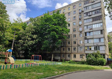 Продаж 3 кімнатної квартири (60/?/?), 6 пов. 9 пов. будинку