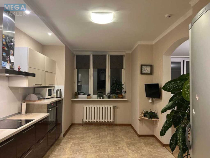 Продаж 3 кімнатної квартири (108/?/16), 28 пов. 35 пов. будинку, <a class="location-link" href="/kiev/" title="Недвижимость Київ">Київ</a>, <a class="location-link" href="/kiev/darnickij/" title="Недвижимость Дарницький район">Дарницький р-н</a>, Срібнокільська вул., 1 (изображение 1)