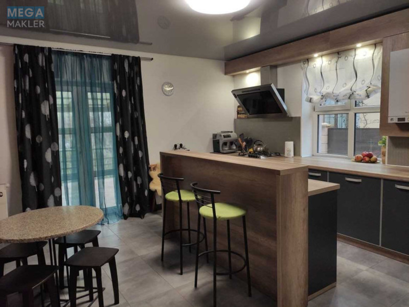 Продаж дома, 2 поверху, 170 кв.м, 4 кімнати, ділянка 5,35 соток, <a class="location-link" href="/rovno/" title="Недвижимость Рівне">Рівне</a>, масив Криниченька (изображение 1)