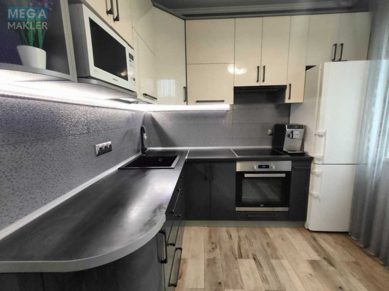 Продаж 3 кімнатної квартири (73/42/8,4), 12 пов. 18 пов. будинку, <a class="location-link" href="/kiev/" title="Недвижимость Київ">Київ</a>, <a class="location-link" href="/kiev/goloseevskij/" title="Недвижимость Голосіївський район">Голосіївський р-н</a>, Академіка Заболотного вул., 28 (изображение 1)