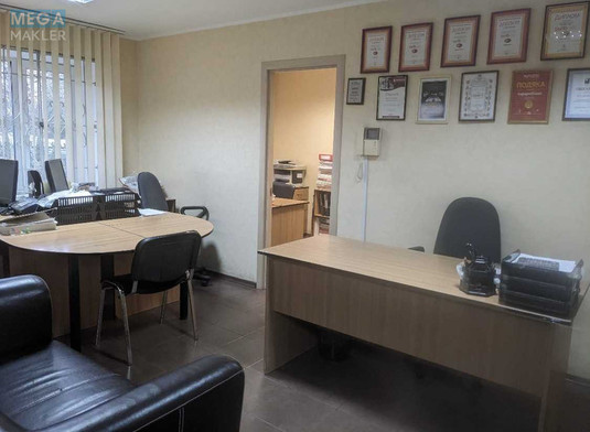 Продаж 3 кімнатної квартири (56/39/6), 1 пов. 5 пов. будинку, <a class="location-link" href="/kiev/" title="Недвижимость Київ">Київ</a>, <a class="location-link" href="/kiev/shevchenkovskij/" title="Недвижимость Шевченківський район">Шевченківський р-н</a>, Дегтяревская ул., 28 (изображение 1)