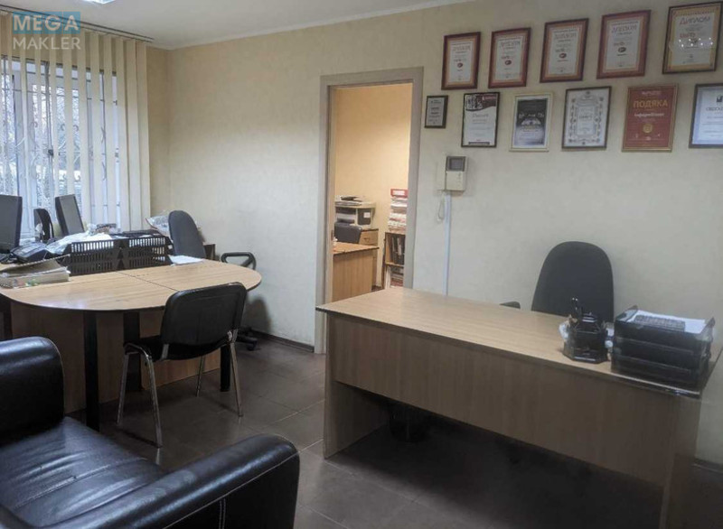 Продаж 3 кімнатної квартири (56/39/6), 1 пов. 5 пов. будинку, <a class="location-link" href="/kiev/" title="Недвижимость Київ">Київ</a>, <a class="location-link" href="/kiev/shevchenkovskij/" title="Недвижимость Шевченківський район">Шевченківський р-н</a>, Дегтяревская ул., 28 (изображение 1)