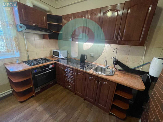 Продаж дома, 1&nbsp; поверх, 173&nbsp;кв.м, 8&nbsp;кімнат, ділянка 10&nbsp;соток, <a class="location-link" href="/kiev/" title="Недвижимость Київ">Київ</a>, <a class="location-link" href="/kiev/darnickij/" title="Недвижимость Дарницький район">Дарницький р-н</a>, Луговой пер., 8 (изображение 1)